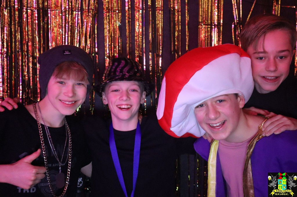 ../Images/Jeugd Opwarmbal Photobooth 261.jpg